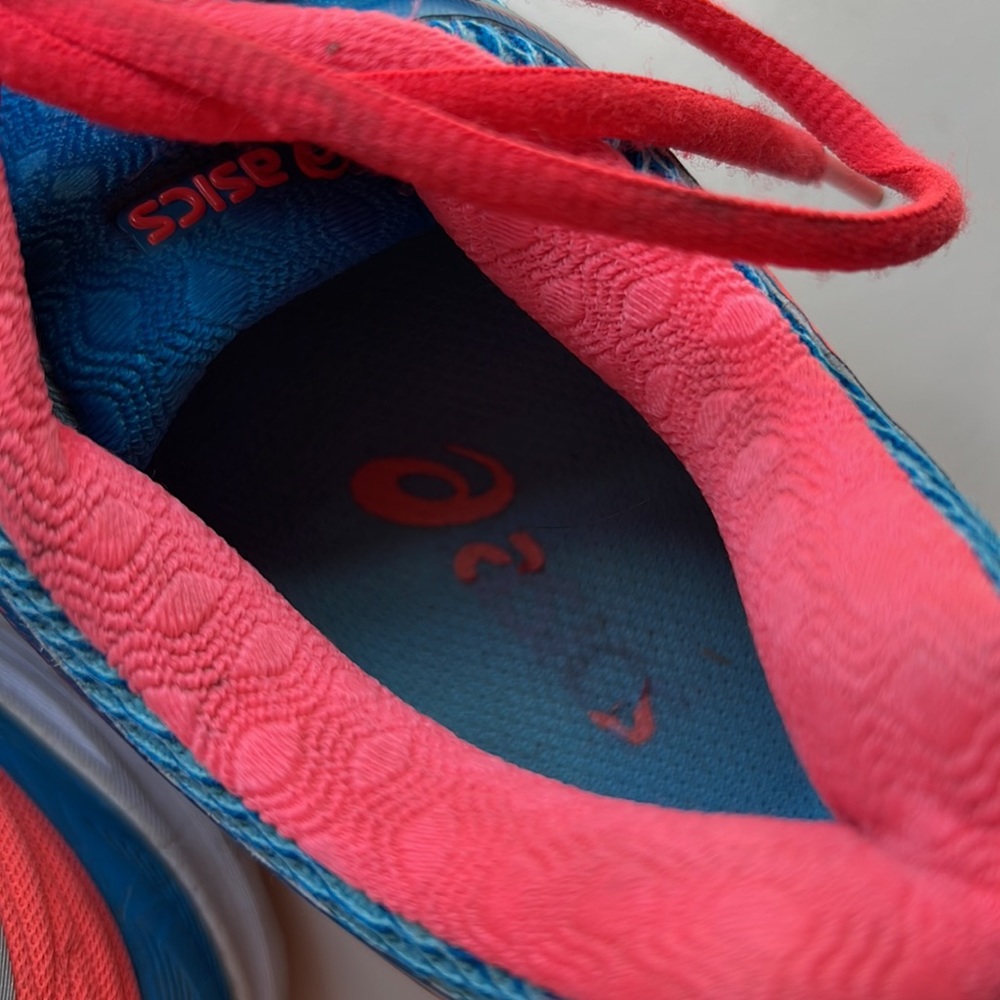 Women’s ASICS Gel-Cumulus 18 Running Shoe Size 9 - Picture 13 of 16